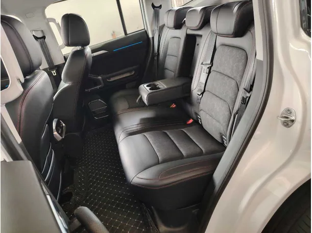 Car image 21