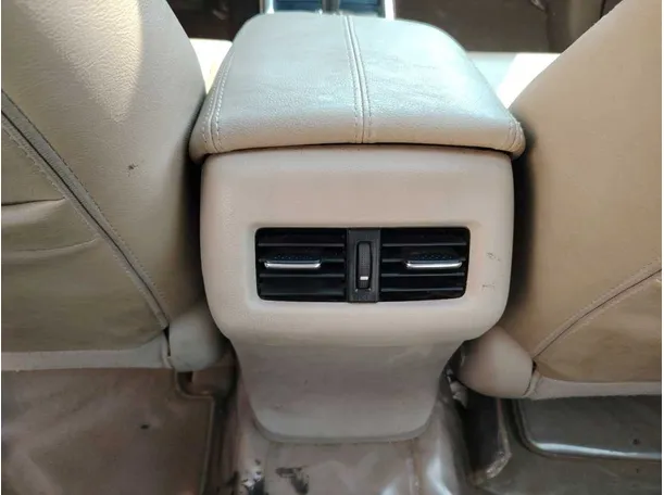 Car image 37
