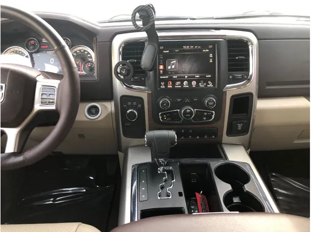 Car image 16