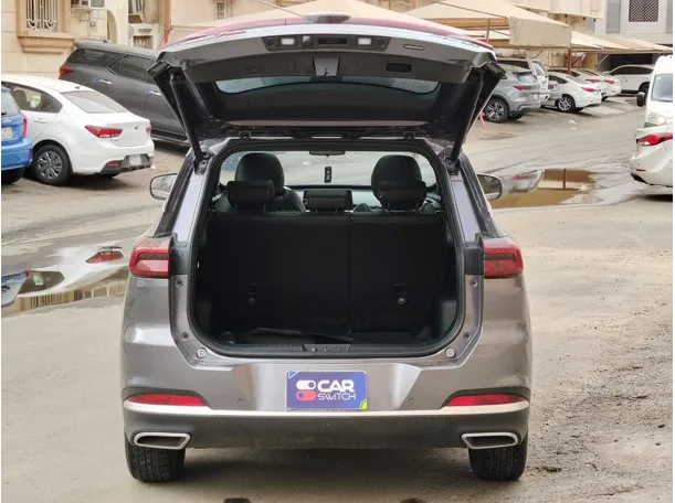 Car image 28