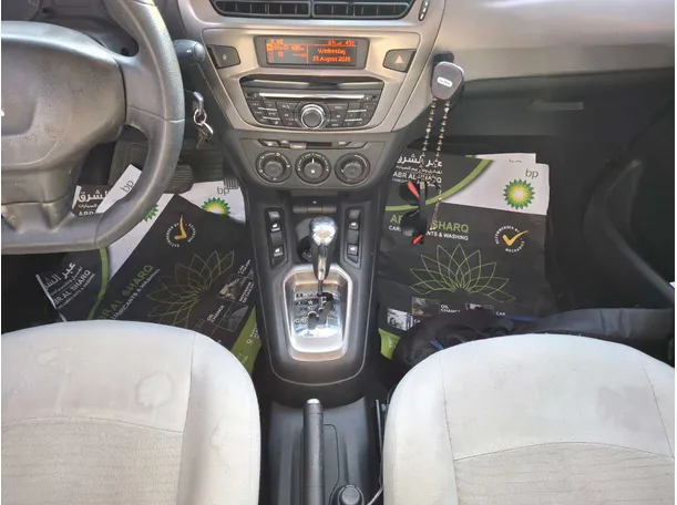 Car image 15