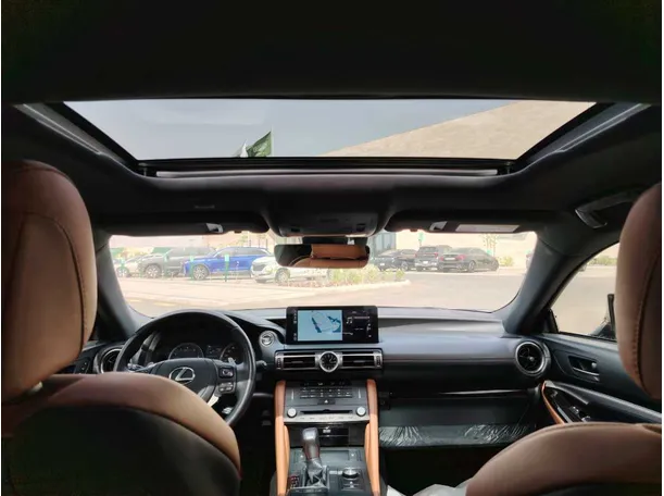 Car image 17