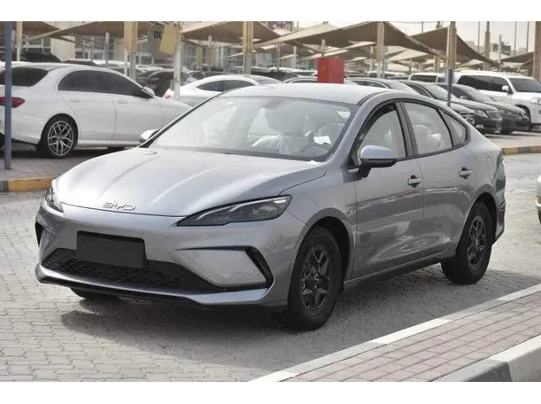 2025 BYD سيل 5 في الإمارات