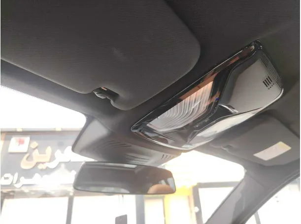 Car image 35