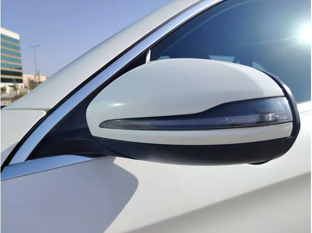 Car image 27