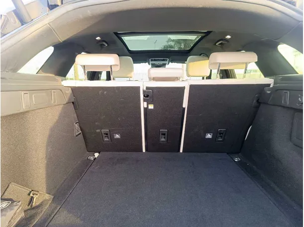 Car image 28