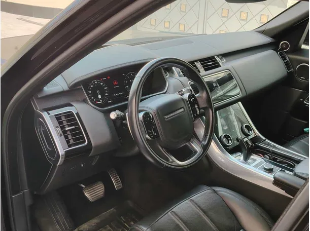 Car image 14