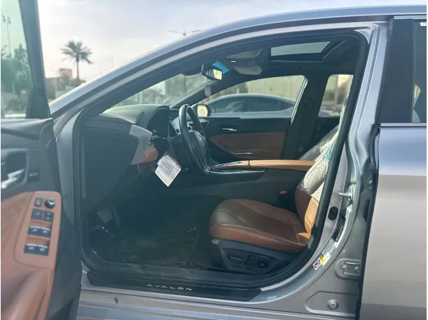 Car image 11
