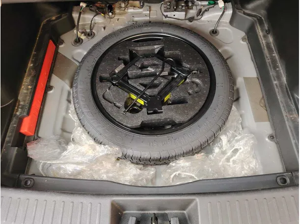 Car image 36