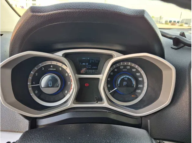 Car image 17