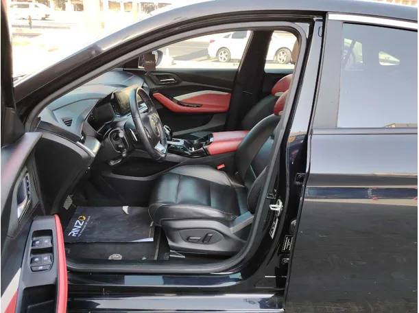 Car image 12