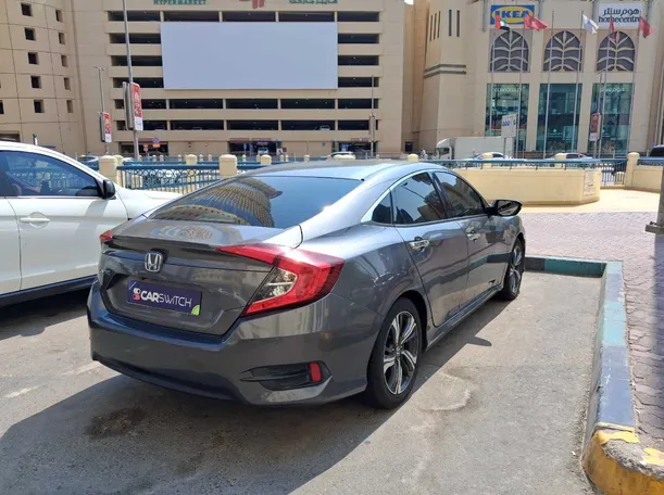 Car image 5