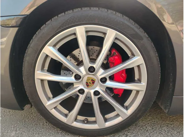 Car image 10