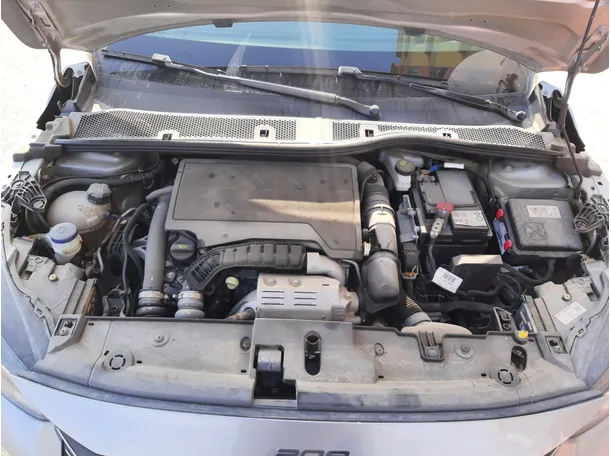 Car image 18