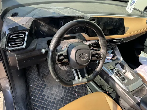 Car image 10