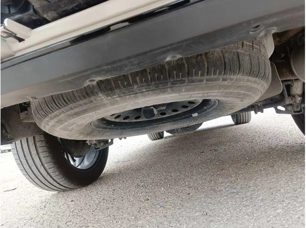 Car image 35