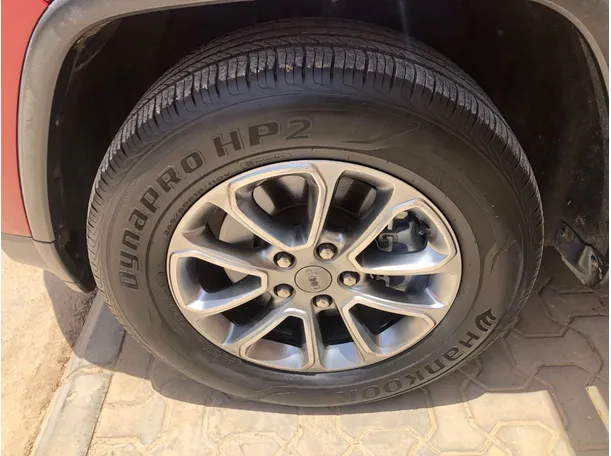 Car image 10