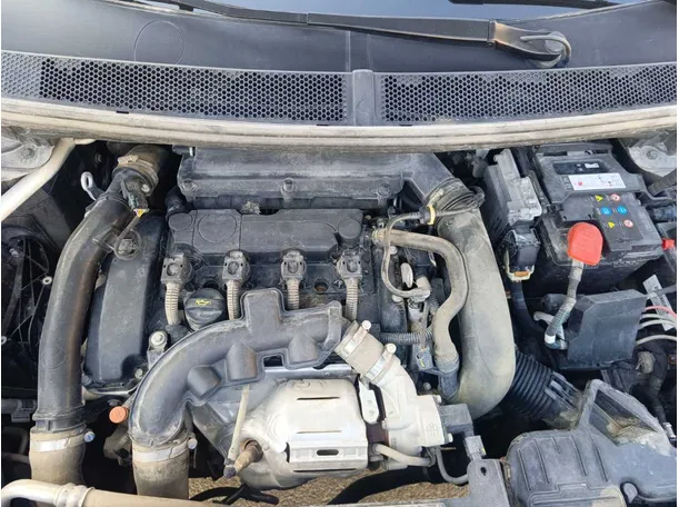 Car image 35