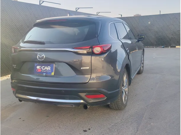 Car image 5