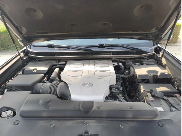 Car image 26
