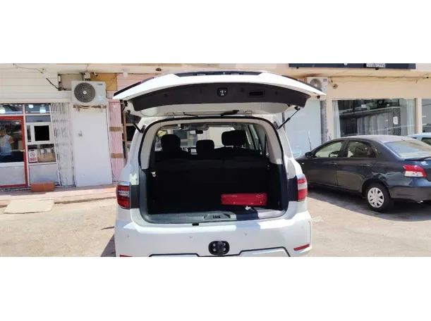Car image 21