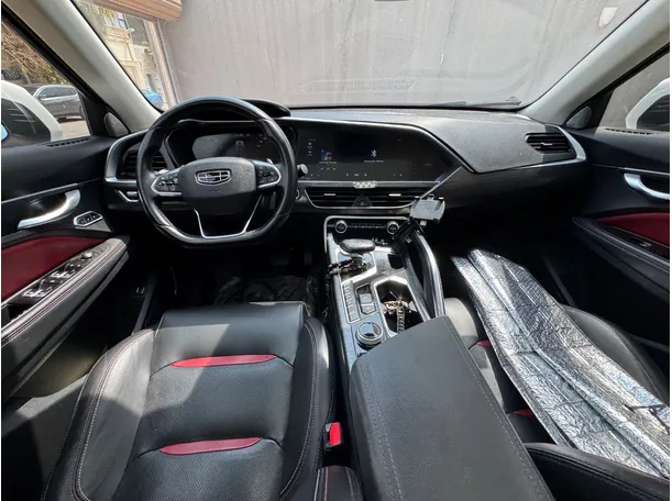 Car image 15