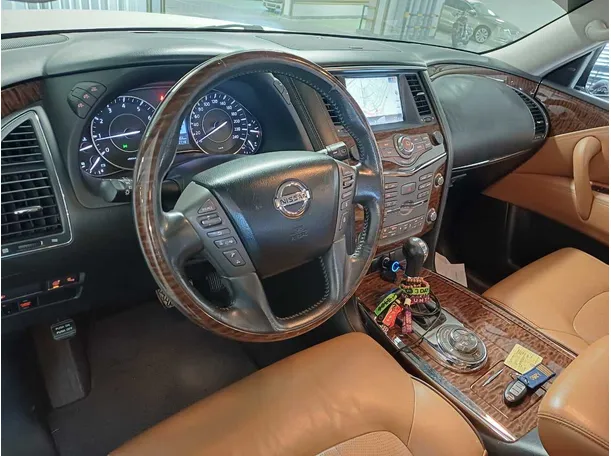 Car image 11