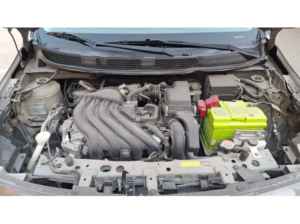 Car image 19