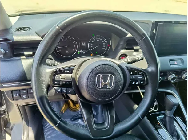Car image 23