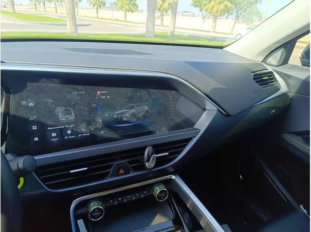 Car image 25