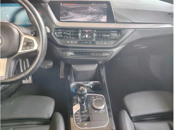 Car image 24