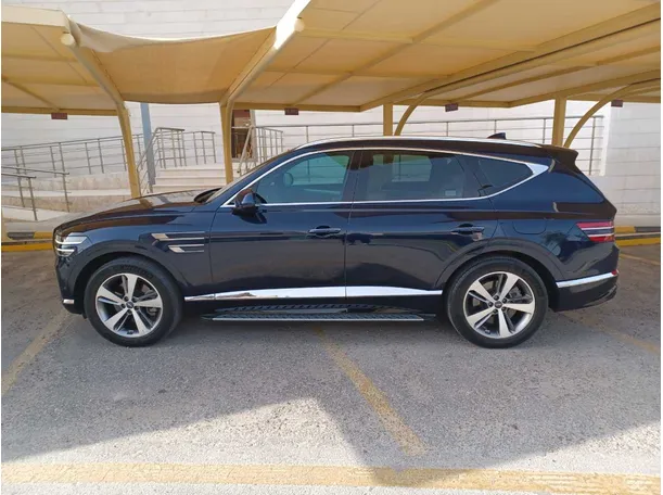 Car image 8