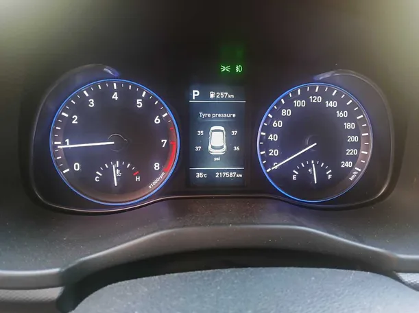 Car image 20