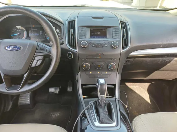 Car image 18