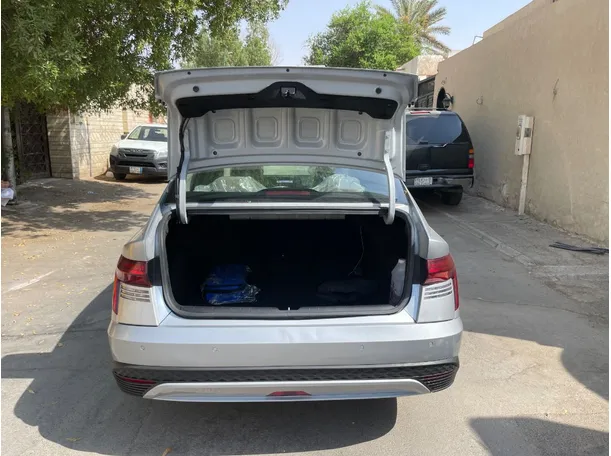 Car image 21
