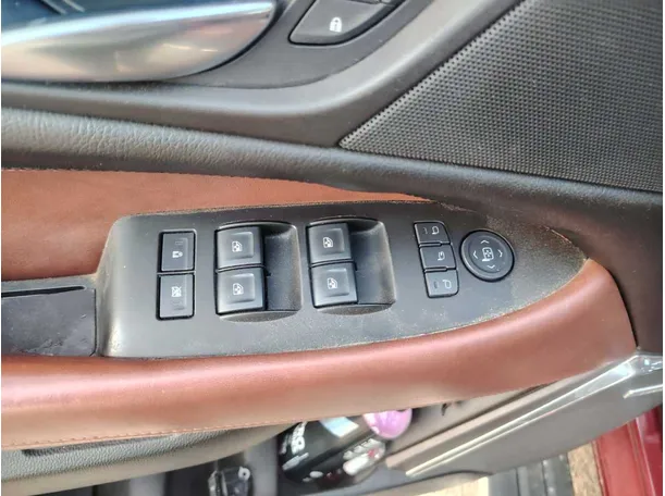 Car image 40