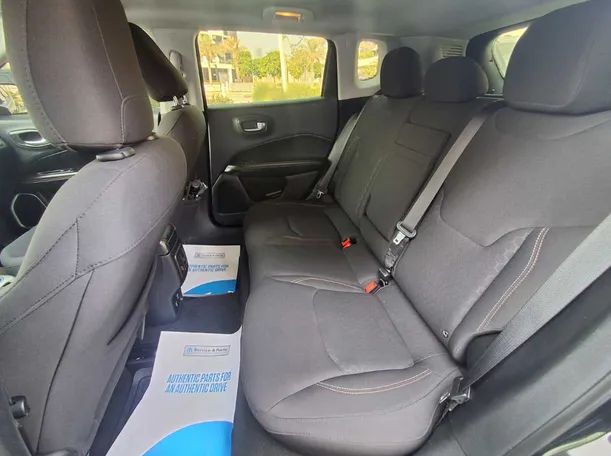 Car image 13