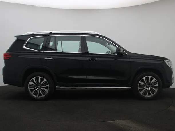 Car image 13