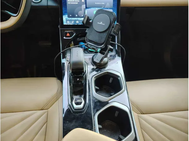 Car image 24
