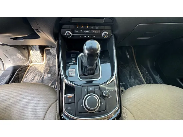Car image 16