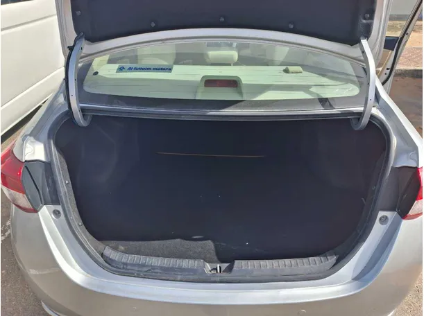 Car image 18