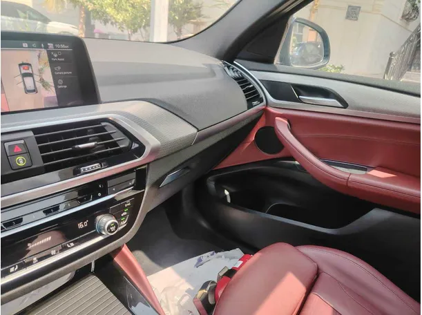 Car image 23