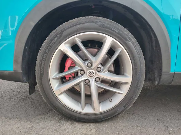 Car image 9