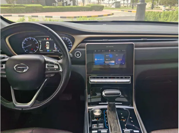 Car image 16