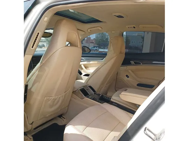 Car image 31