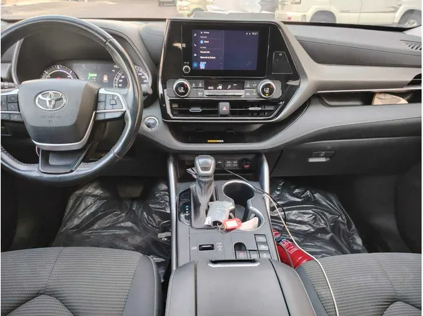 Car image 22