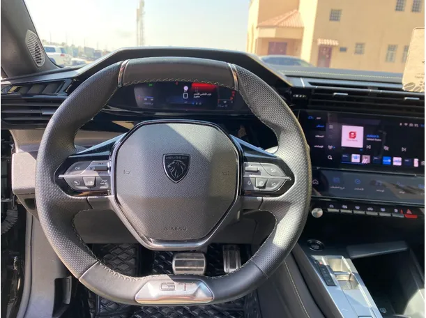 Car image 18