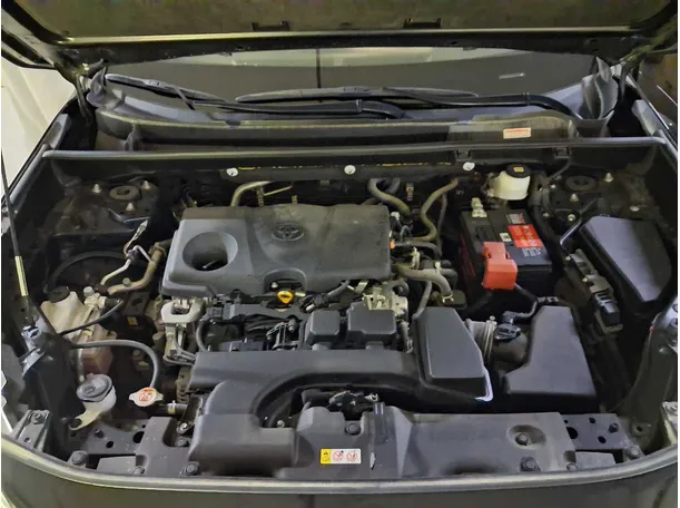 Car image 25