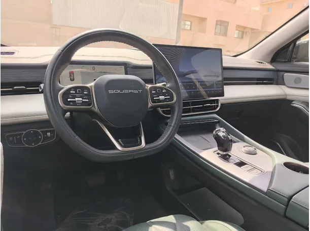 Car image 30