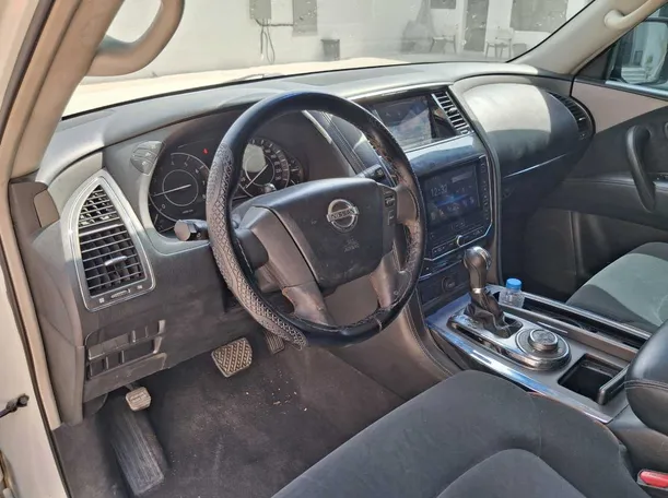 Car image 11